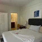 Seaview Apartel