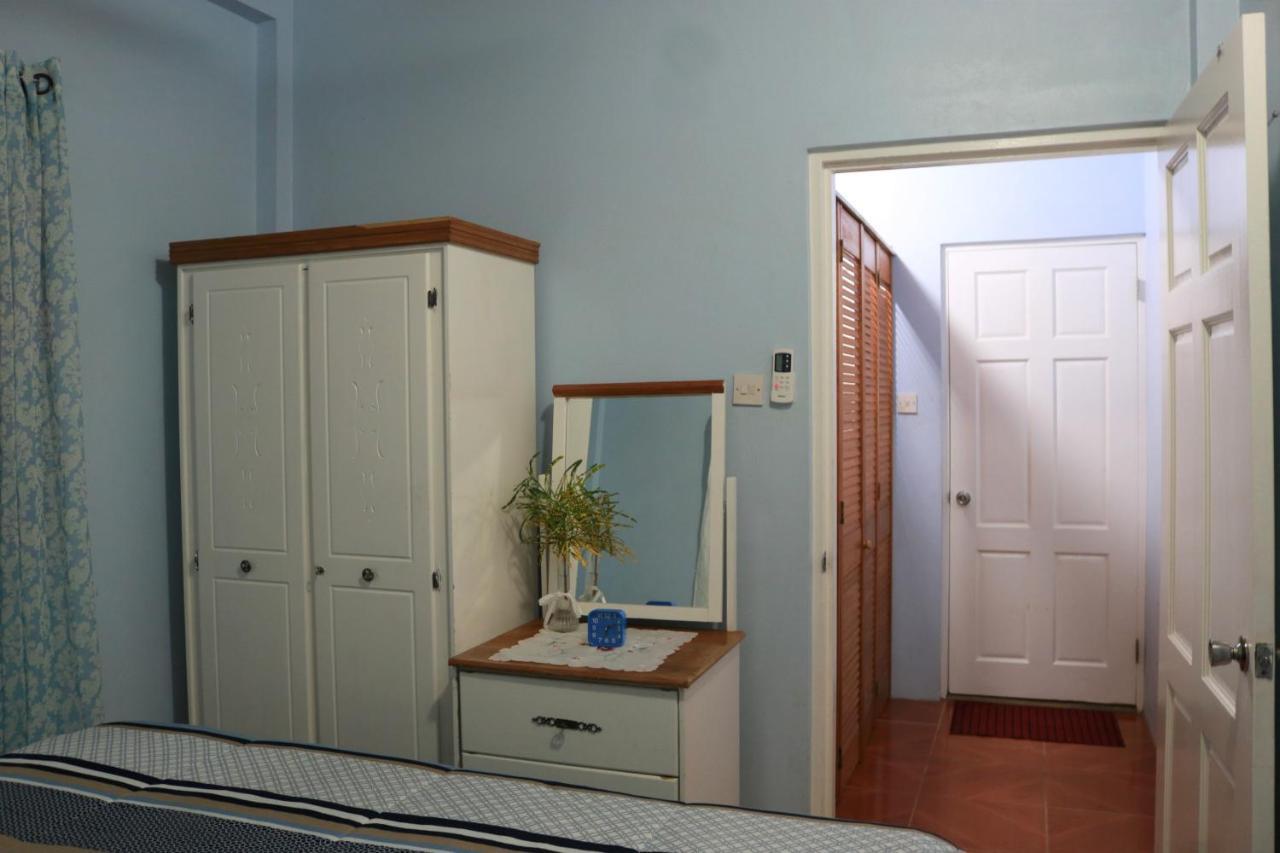 Ocean Views And Hospitable Hosts Homestay *