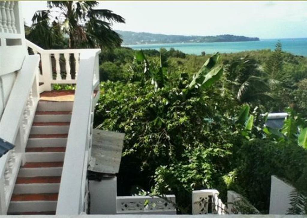 Espoir Castries