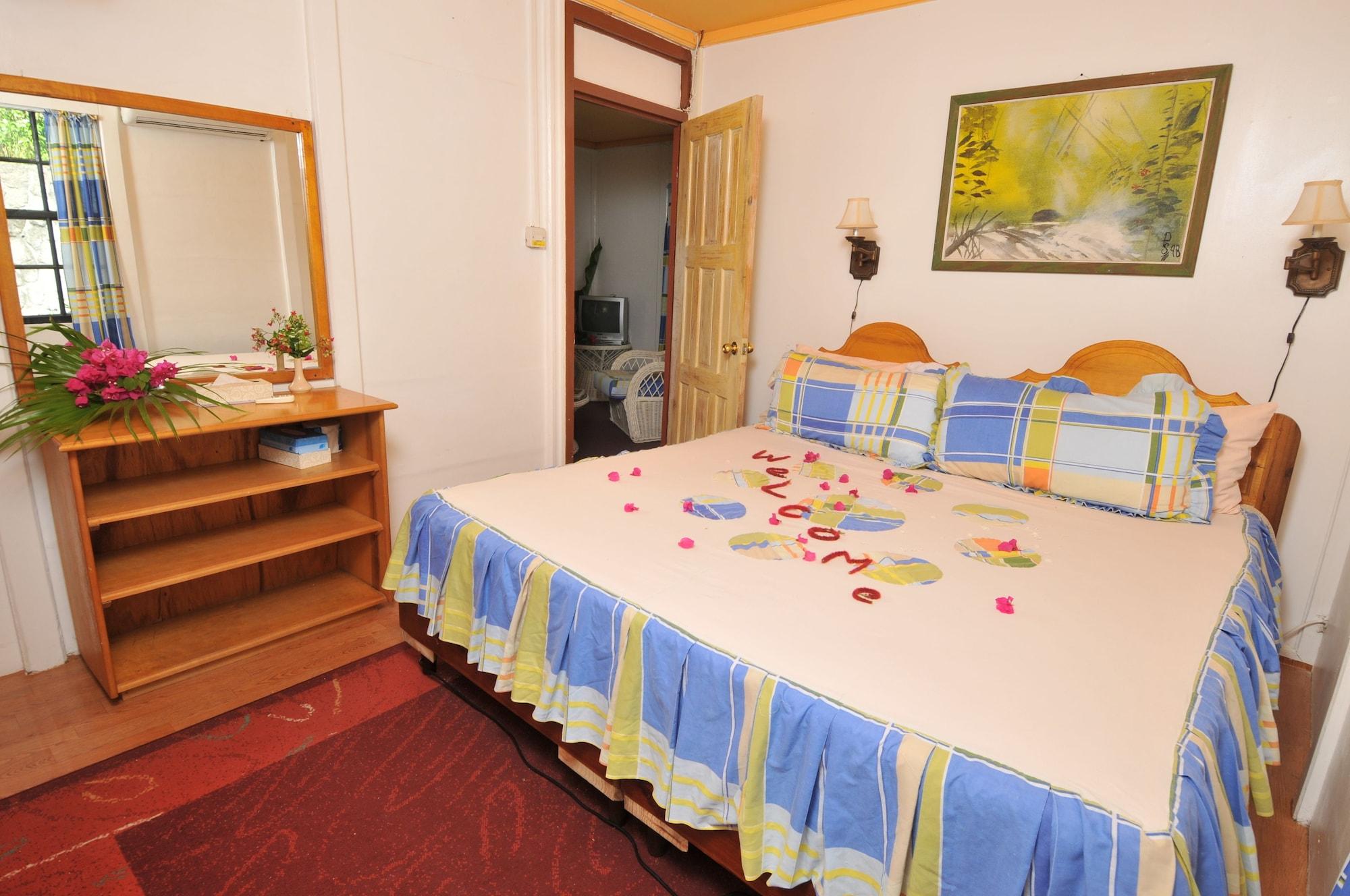Hummingbird Hotel 3*