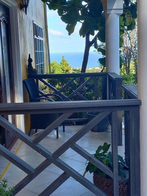 Bellevue Hideaway *