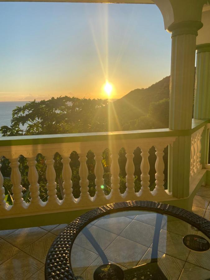 Greenhouse On The Hill, Sea View * Laborie