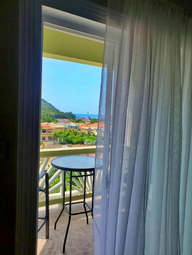 La Pelle * Soufriere