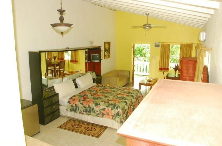 Jj's Paradise Hotel 4*