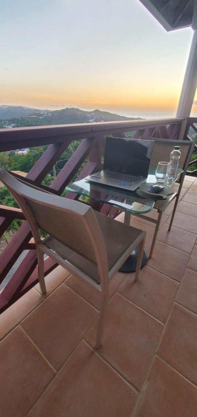 Nia's Hillside Loft - Exquisite Views Gros Islet