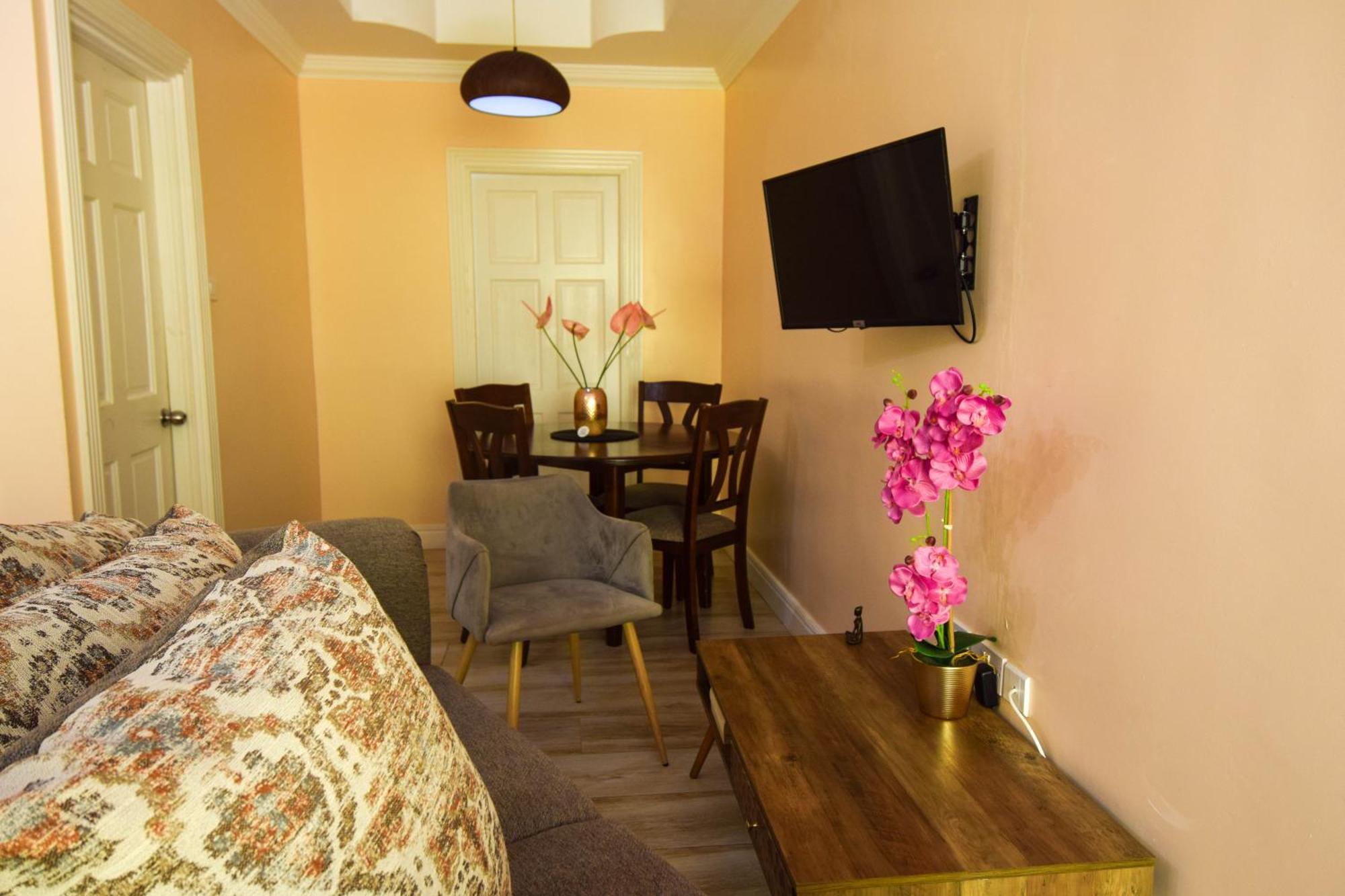 Aparthotel Sea Piton View Apartment- Location, Convenience, Modern Living
