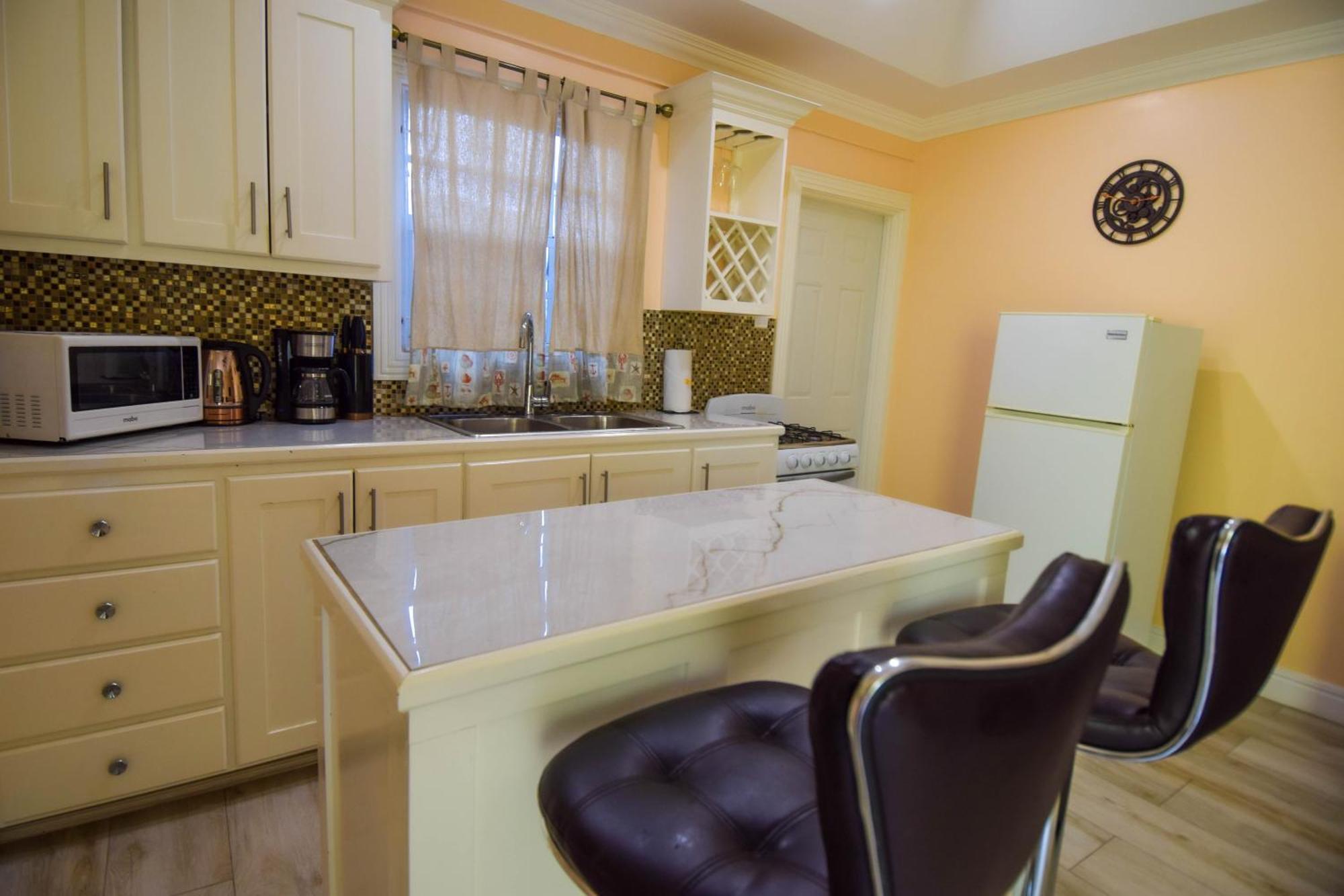 Aparthotel Sea Piton View Apartment- Location, Convenience, Modern Living 3*