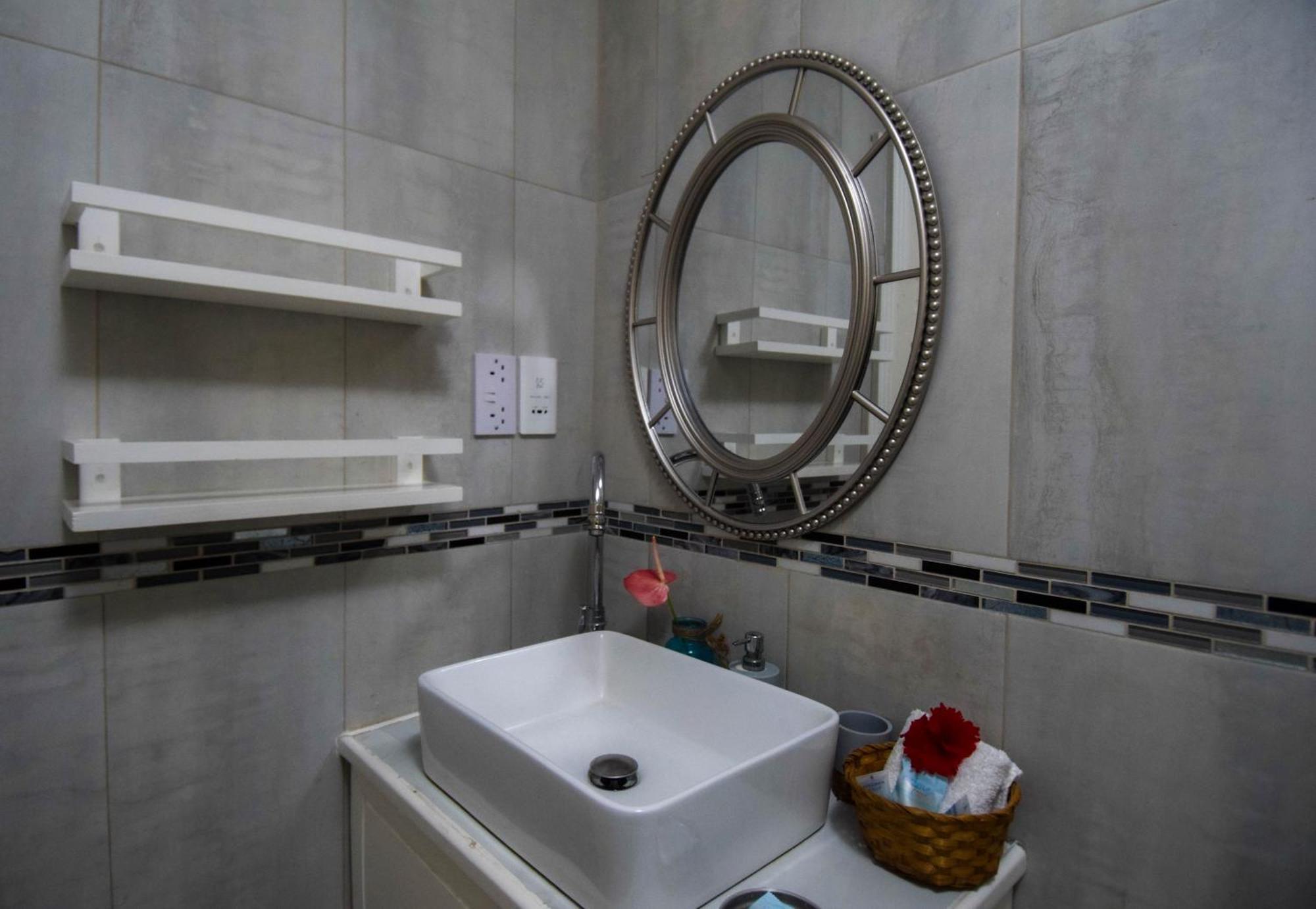 Aparthotel Sea Piton View Apartment- Location, Convenience, Modern Living