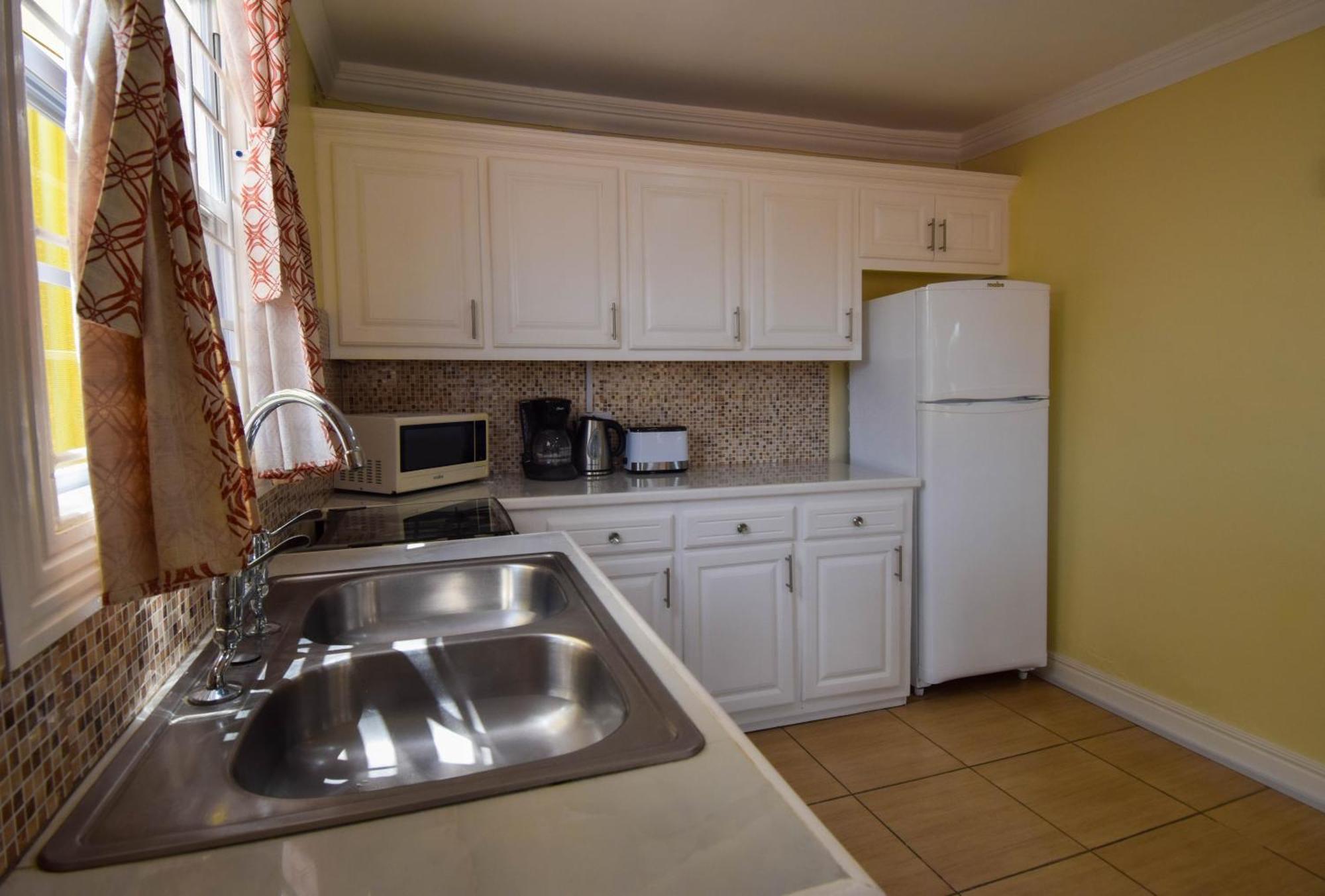 Aparthotel Sea Piton View Apartment- Location, Convenience, Modern Living