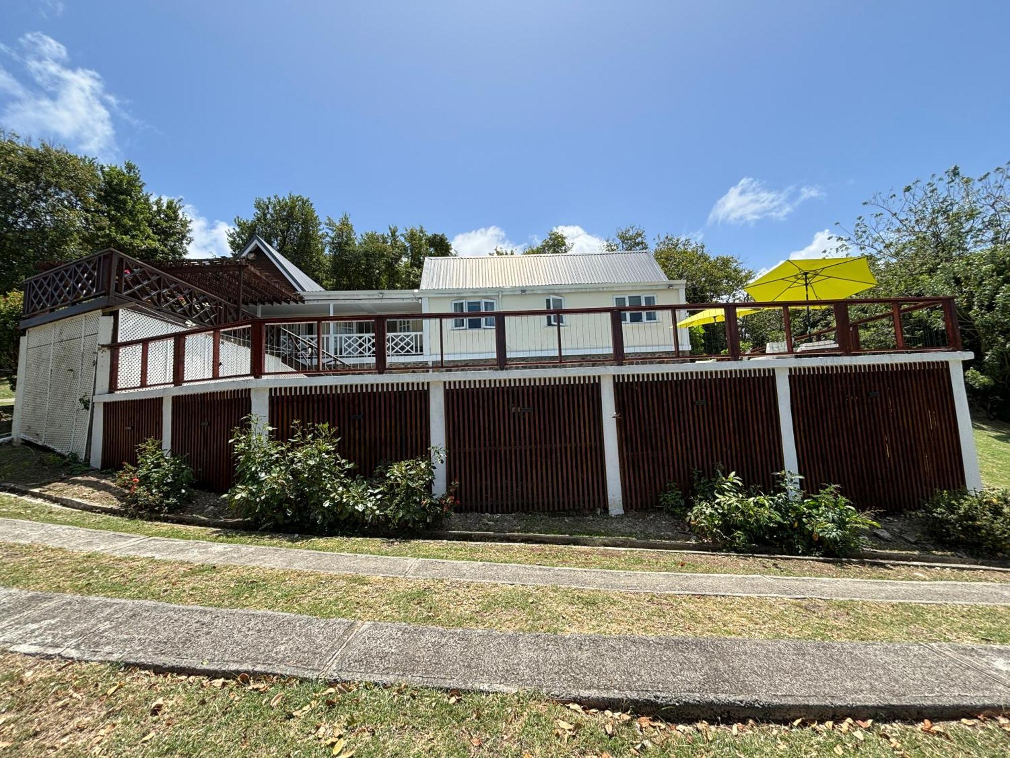 Villa Private With Large Pool & 5min Walk To *