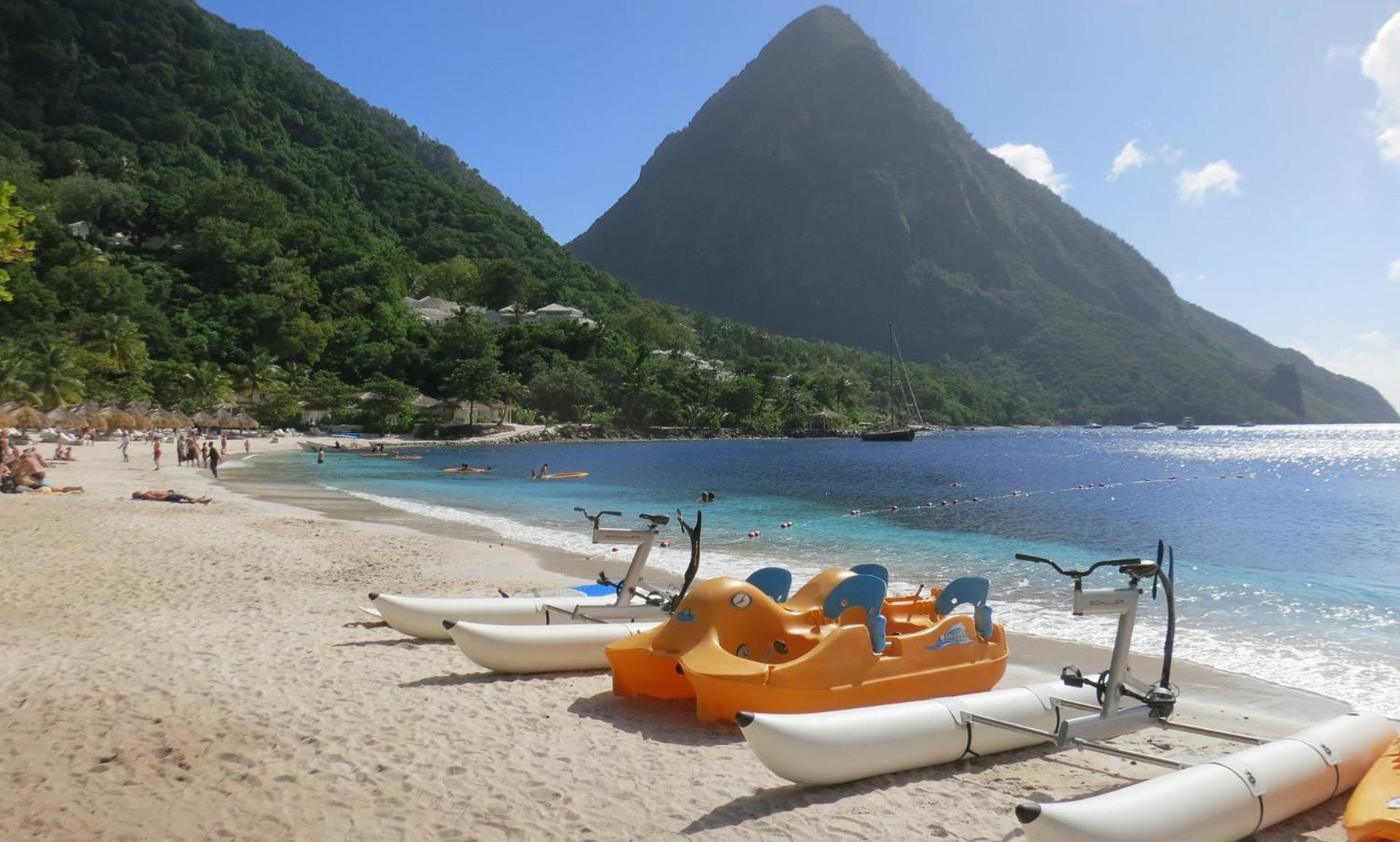 Private With Large Pool & 5min Walk To