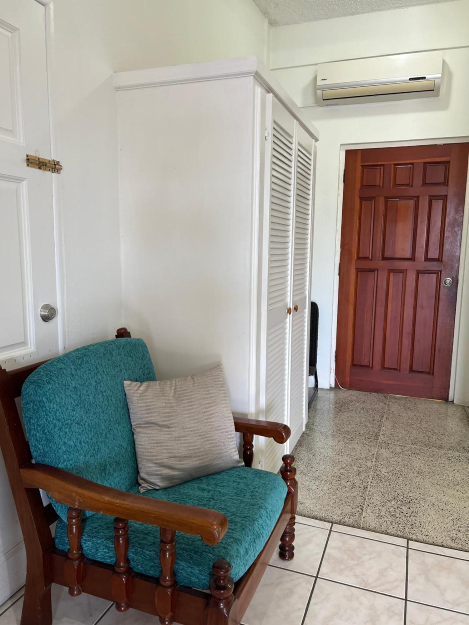 Seaview Apartel *