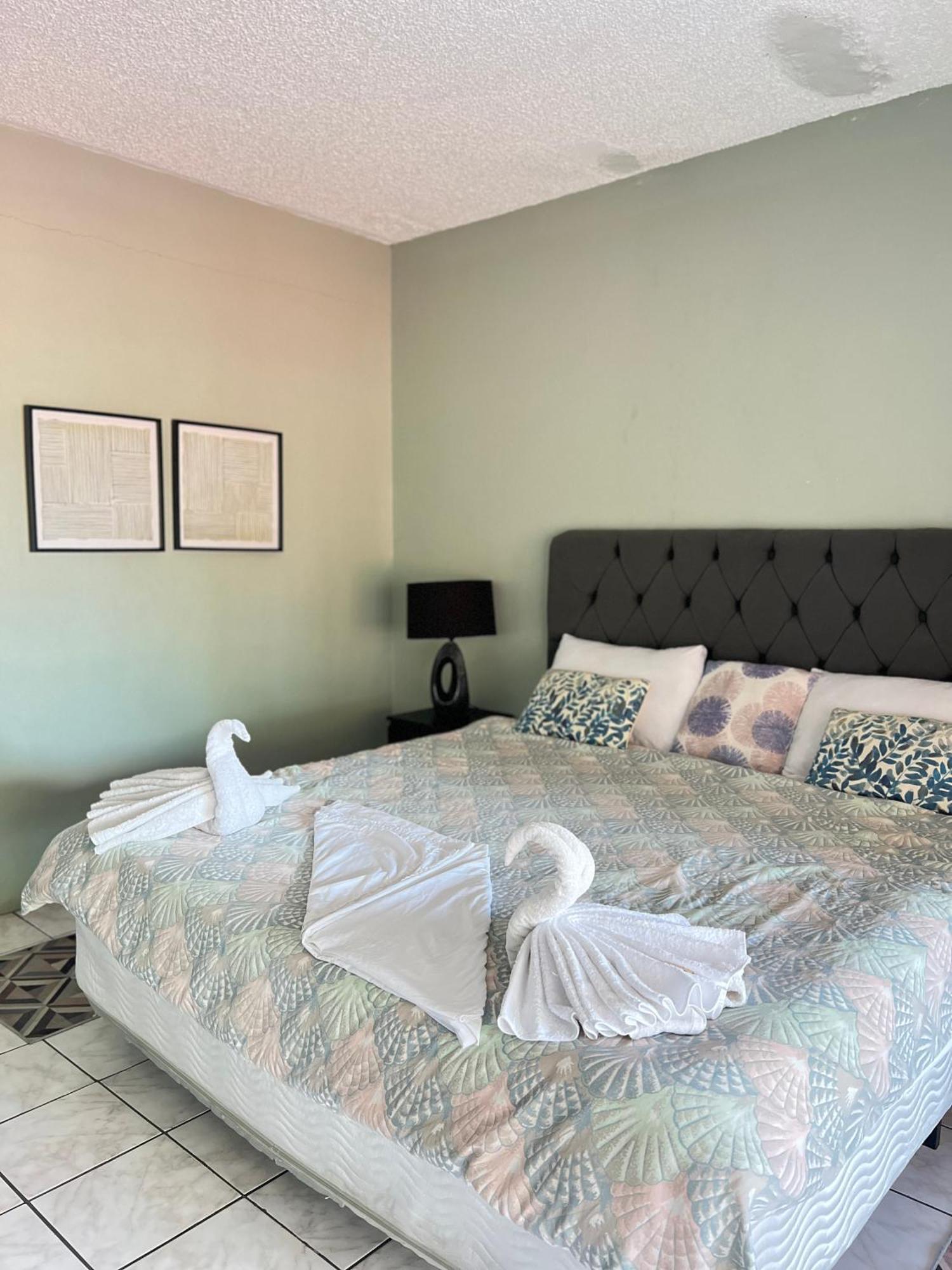 Seaview Apartel