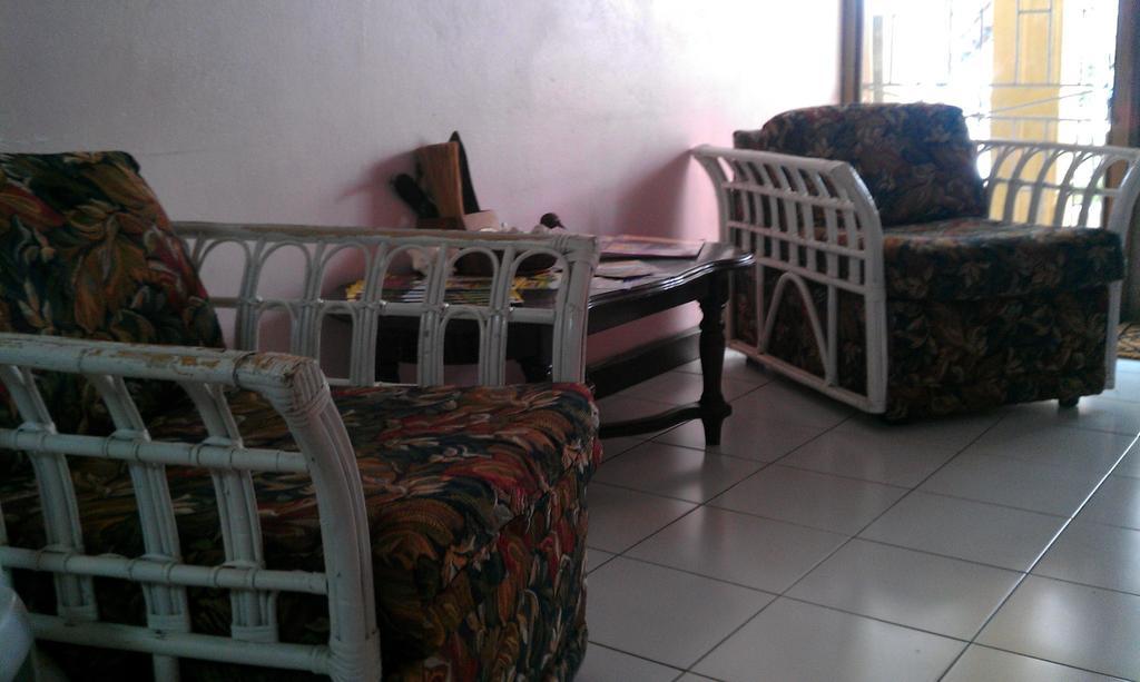 La Vista Guest