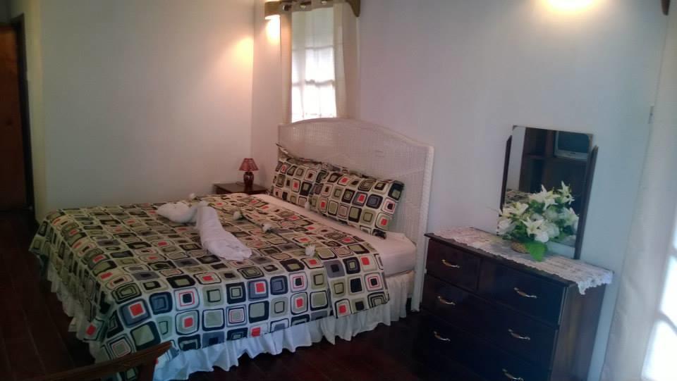 Jj's Paradise Hotel 4*