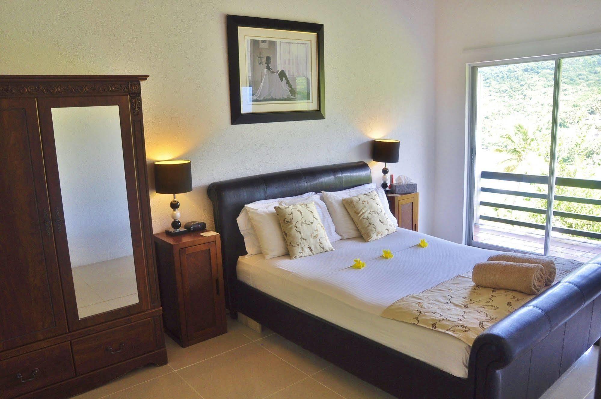 Palms Luxury