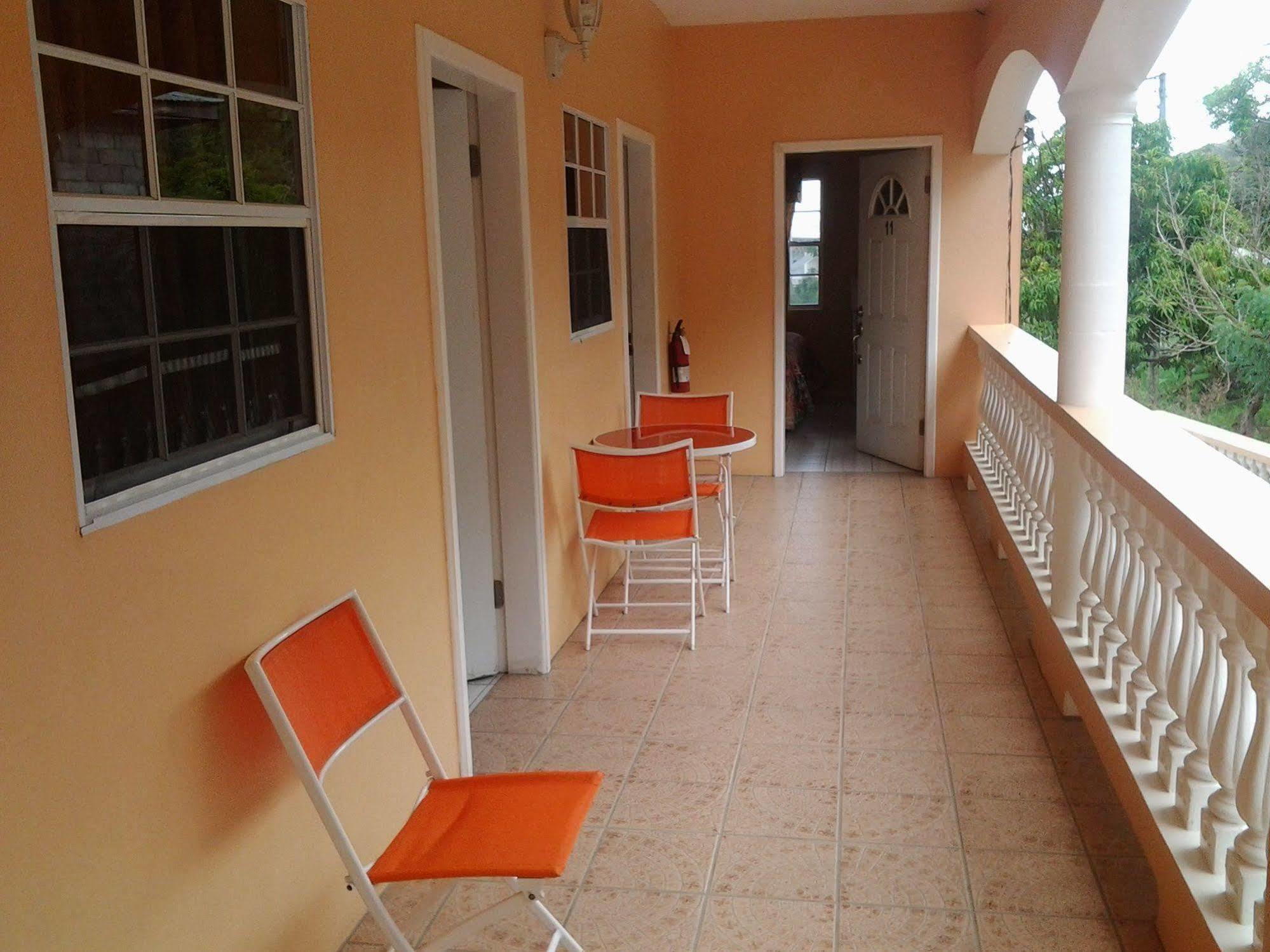 Guest house Aupic Paradise *