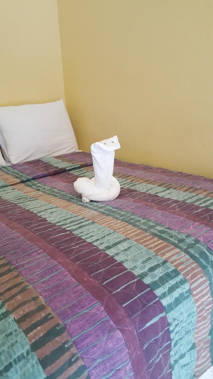 Aupic Paradise Guest house Vieux Fort