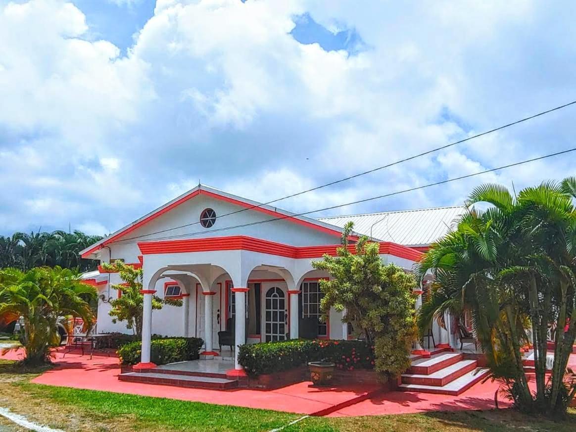 Sunny Palm Villa Laborie