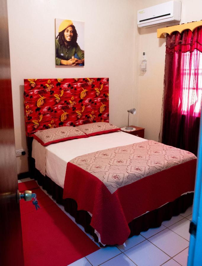 Guest house Tropical Breeze Vacation And 2*