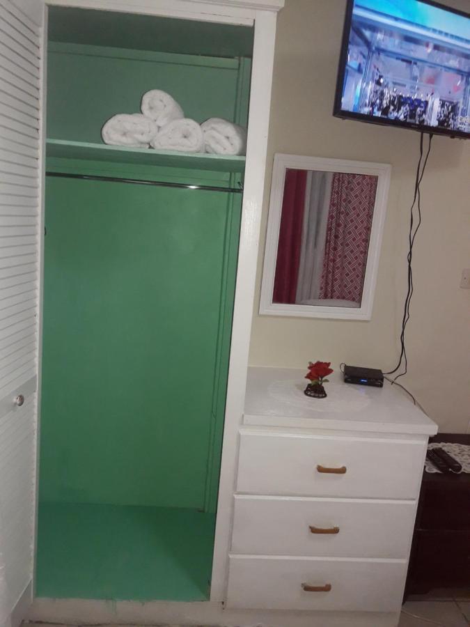 Hilltop View Guest house Castries