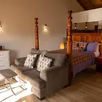 Belle Etoile - Celestial Hideaway