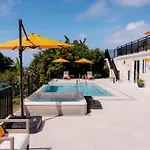 Luxurious Oasis For Groups