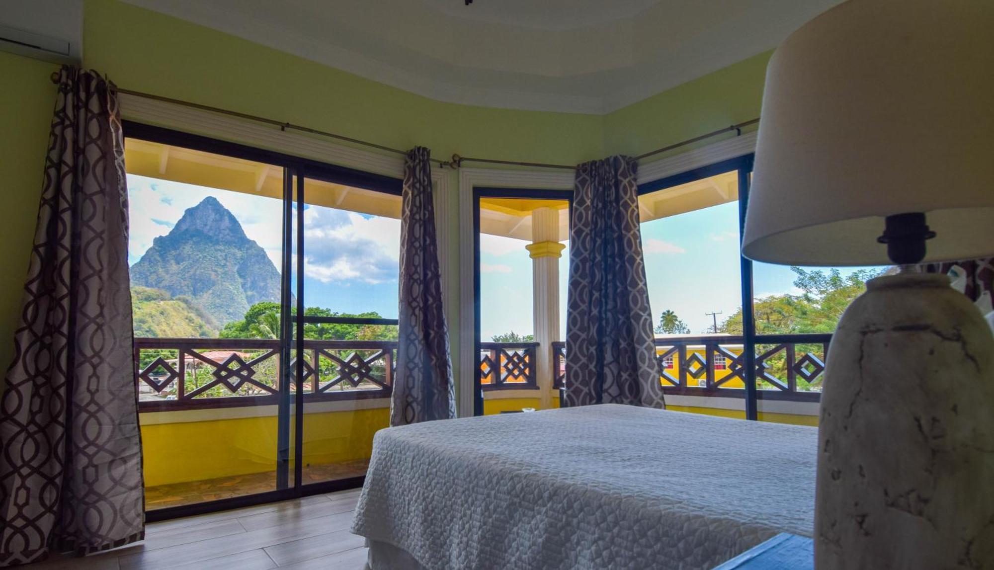 Sea Piton - Piton Delight- Certified