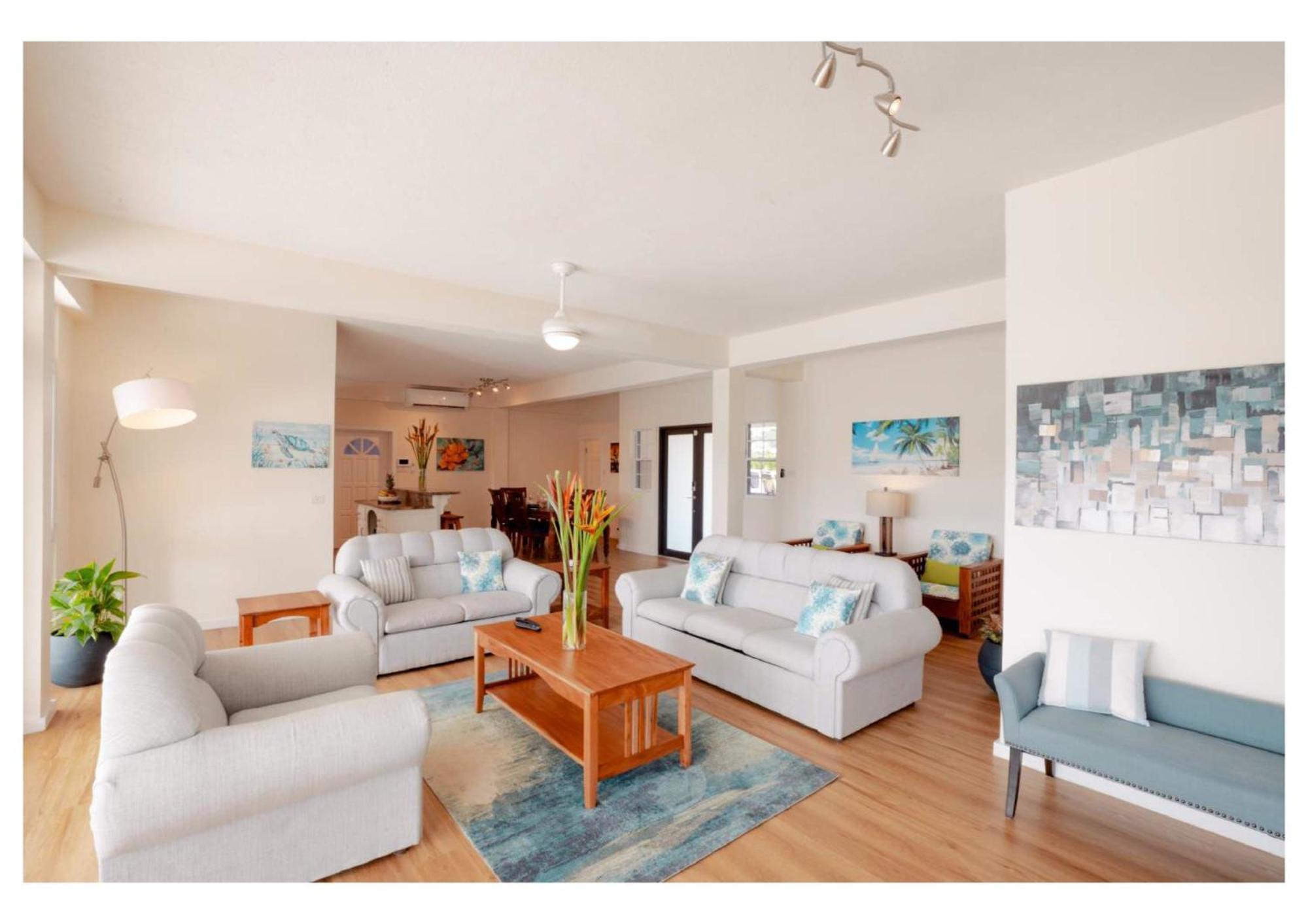 Luxurious Oasis For Groups