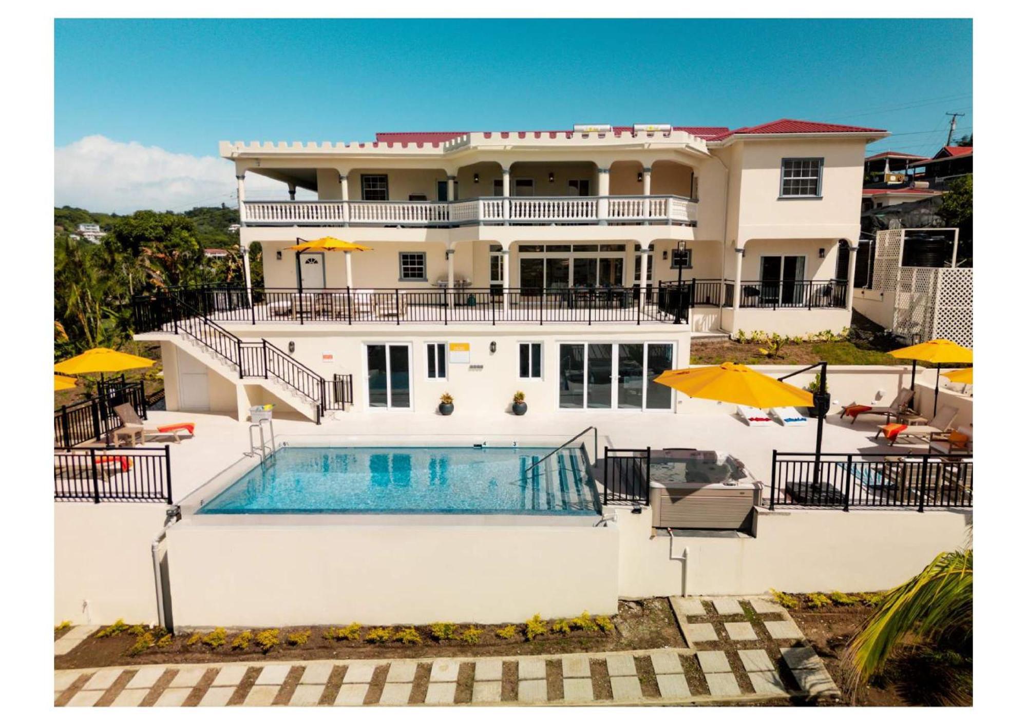Holiday home Luxurious Oasis For Groups