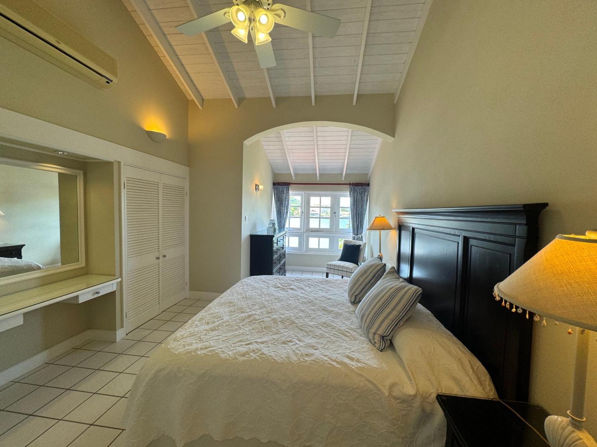 Villa Anchorage #2 Waterfront *
