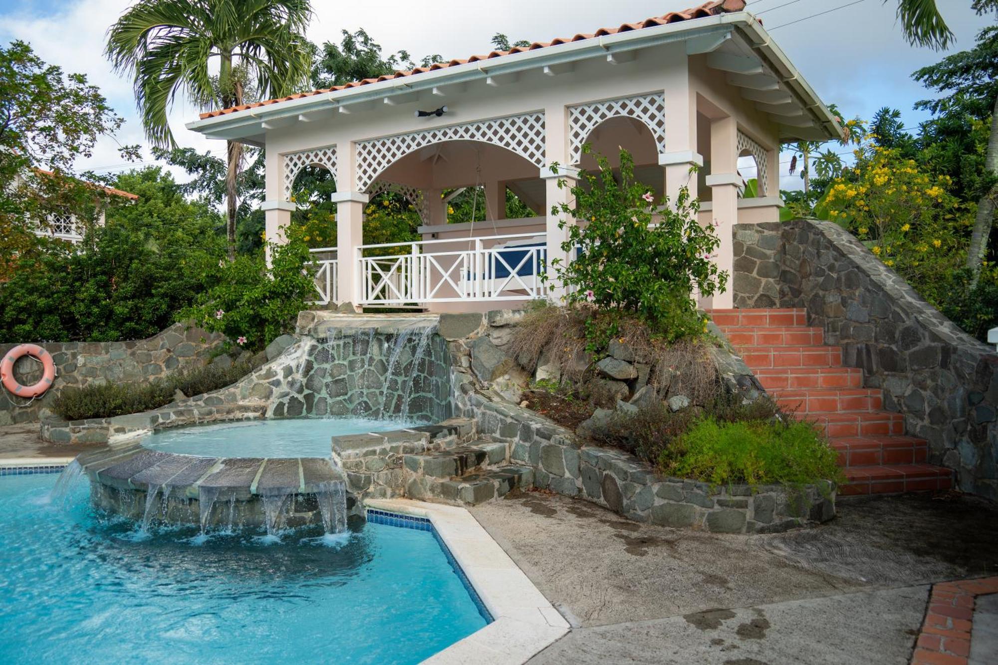 Villa Anchorage #2 Waterfront *