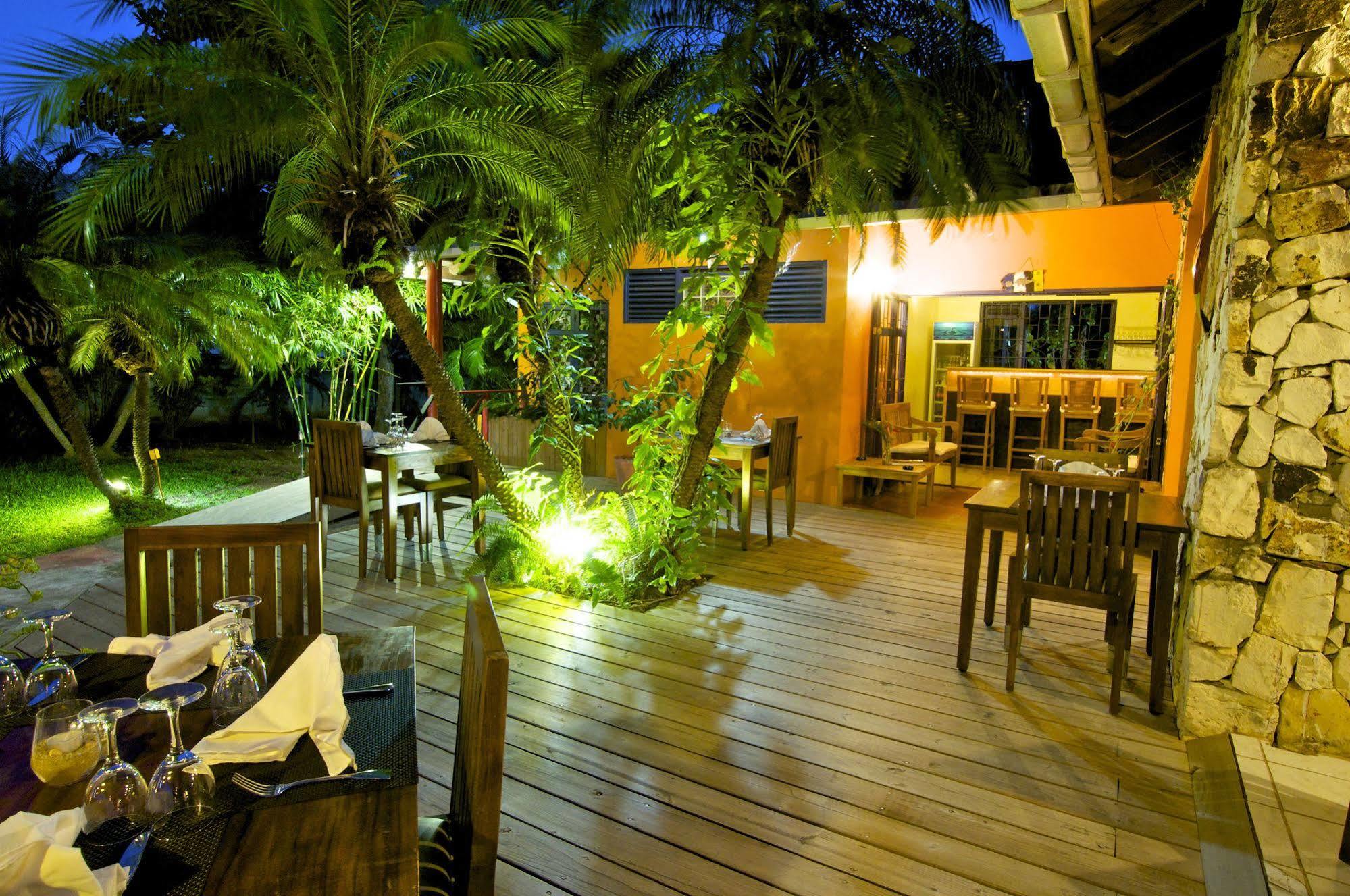 Le Jardin De Rodney Inn
