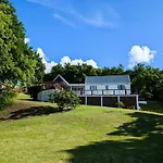 Private Villa With Large Pool & 5Min Walk To Beach