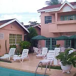Tuxedo Villas