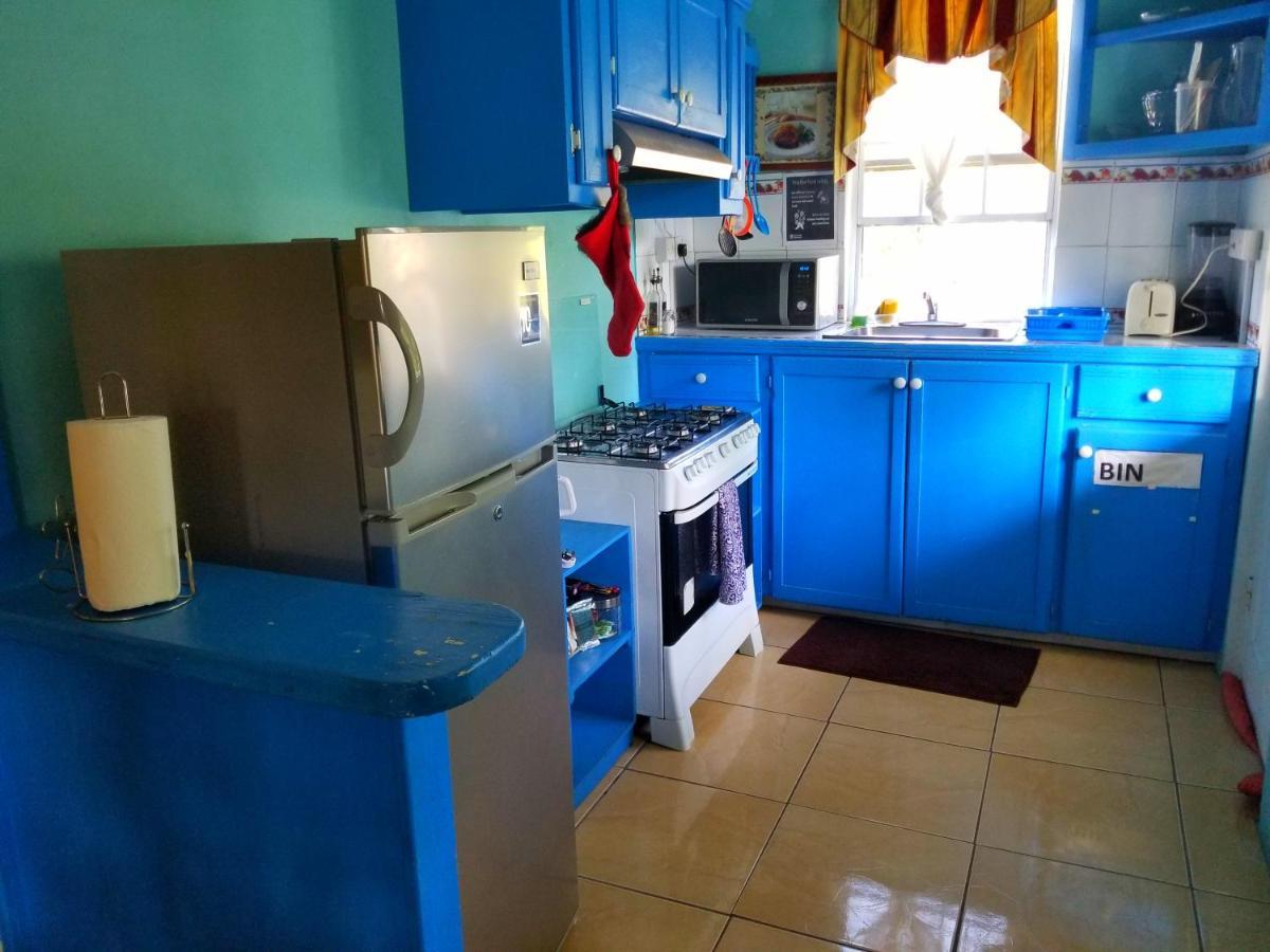 Comfort Three Bedroom Apartment *