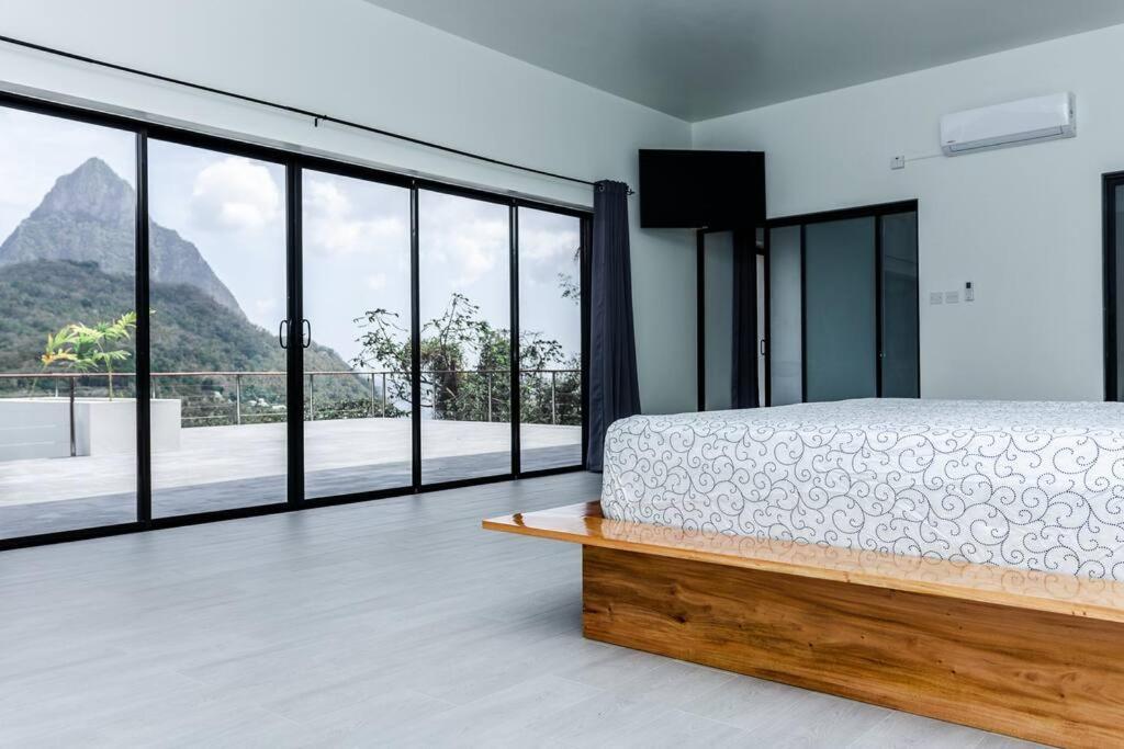 Villa Saba - New!! $1m Piton & Ocean Views!!