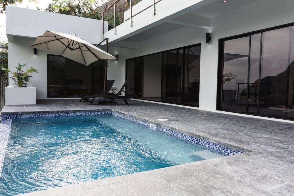 Villa Saba - New!! $1m Piton & Ocean Views!! Soufriere