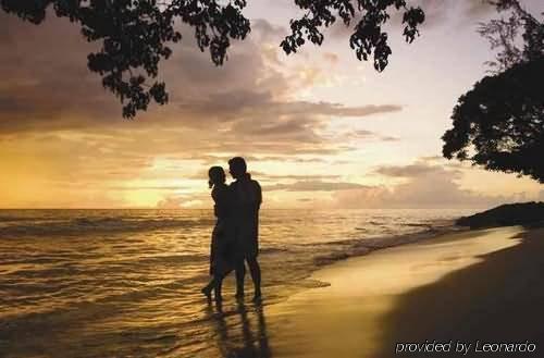 Smugglers Cove & Hotel Gros Islet