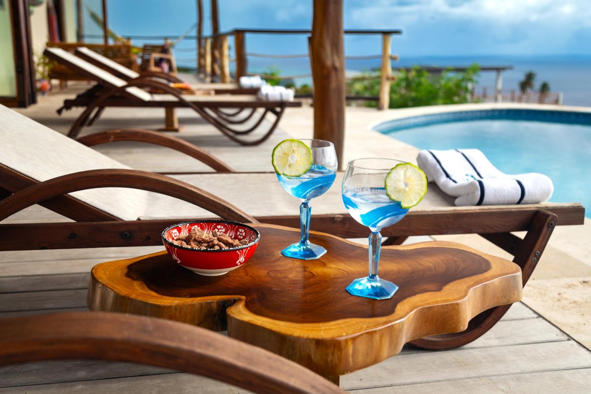 Villa Gone Tropical Luxury