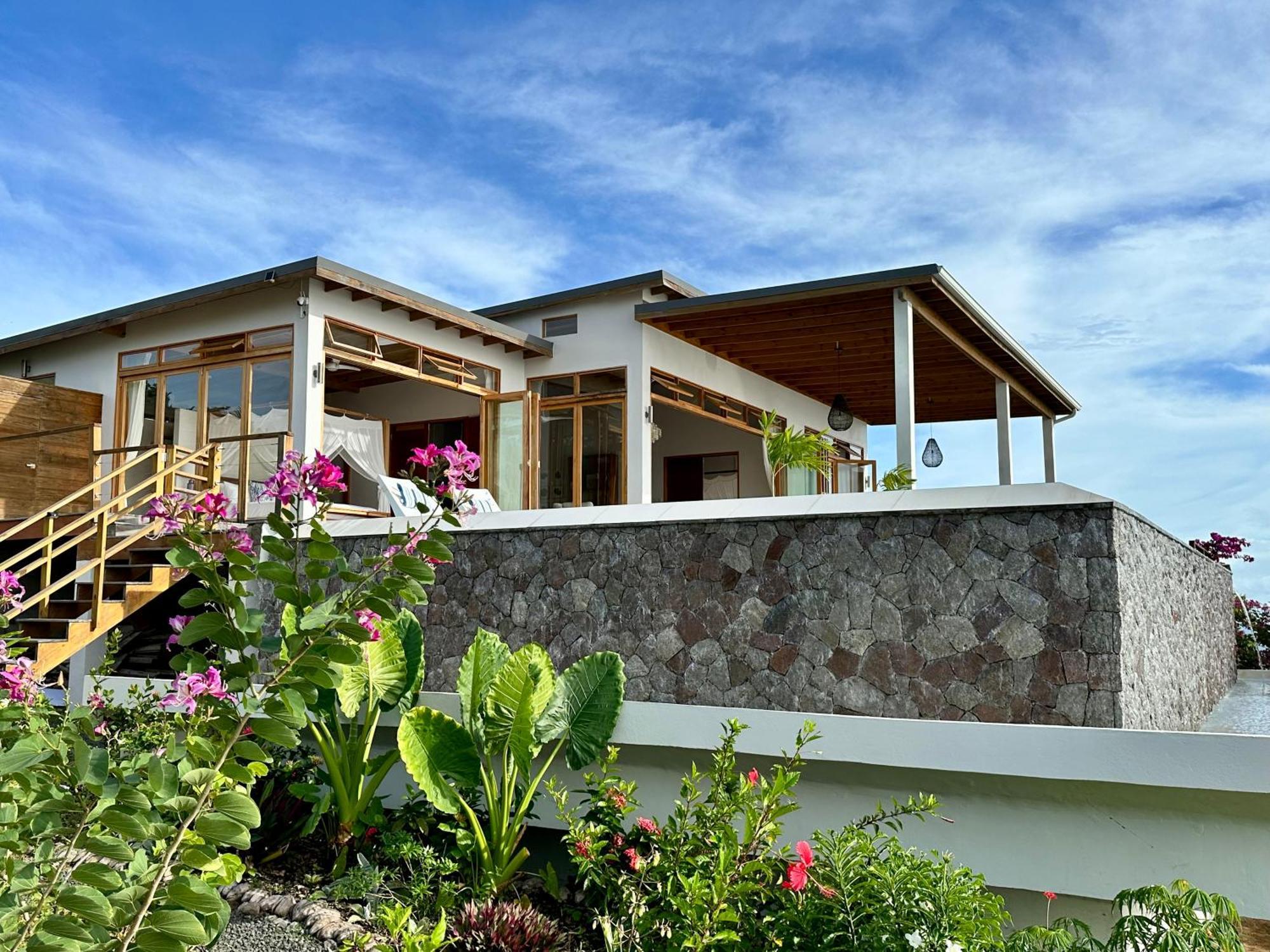Infinity Luxury - Stunning Sea And Piton Views Villa Soufriere