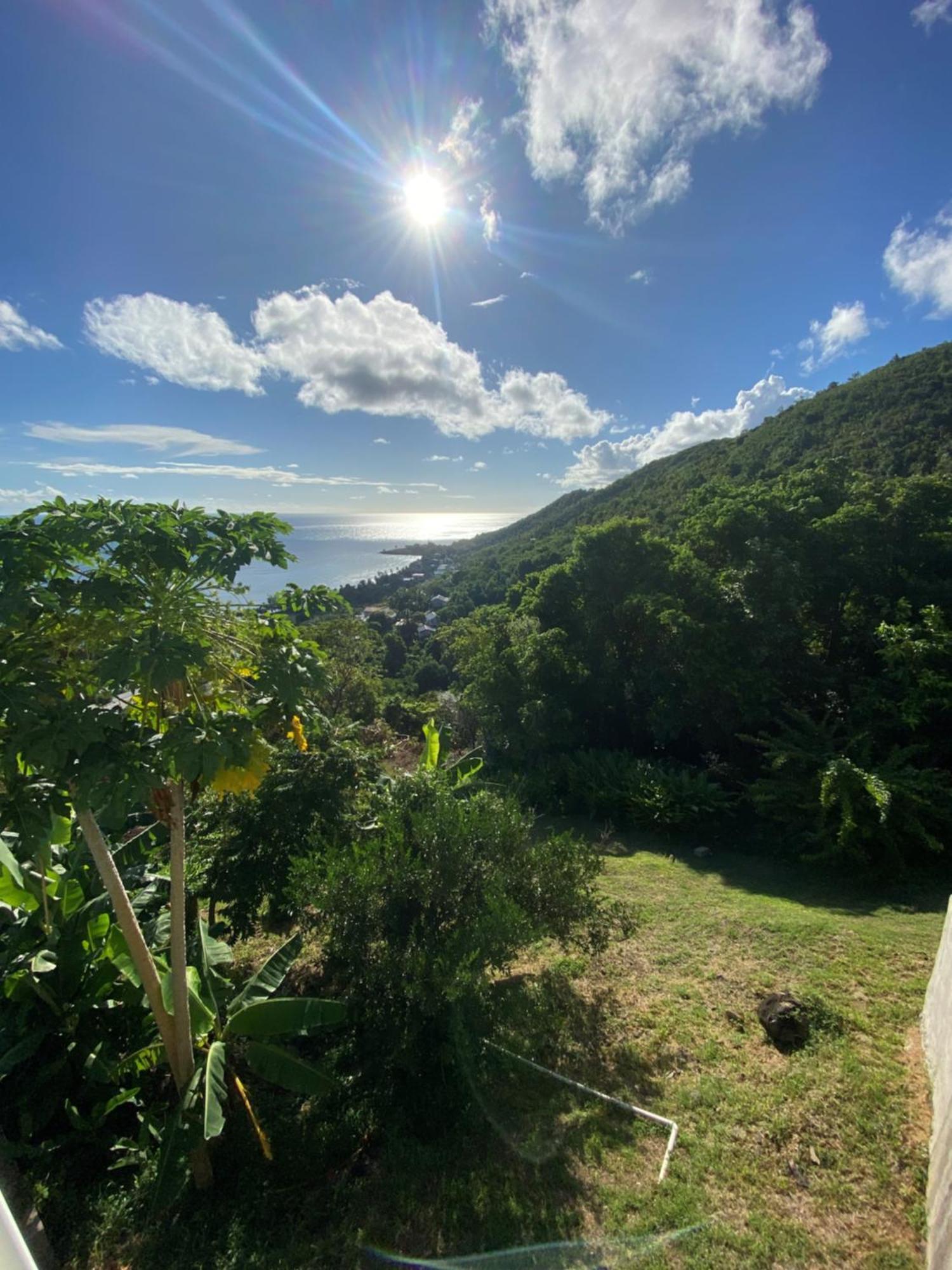 Greenhouse On The Hill, Sea View Apartment Laborie