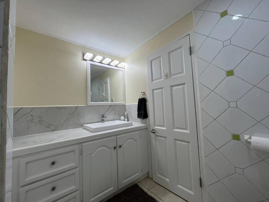 Private With Large Pool & 5min Walk To Villa
