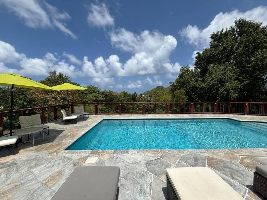 Private With Large Pool & 5min Walk To Villa *
