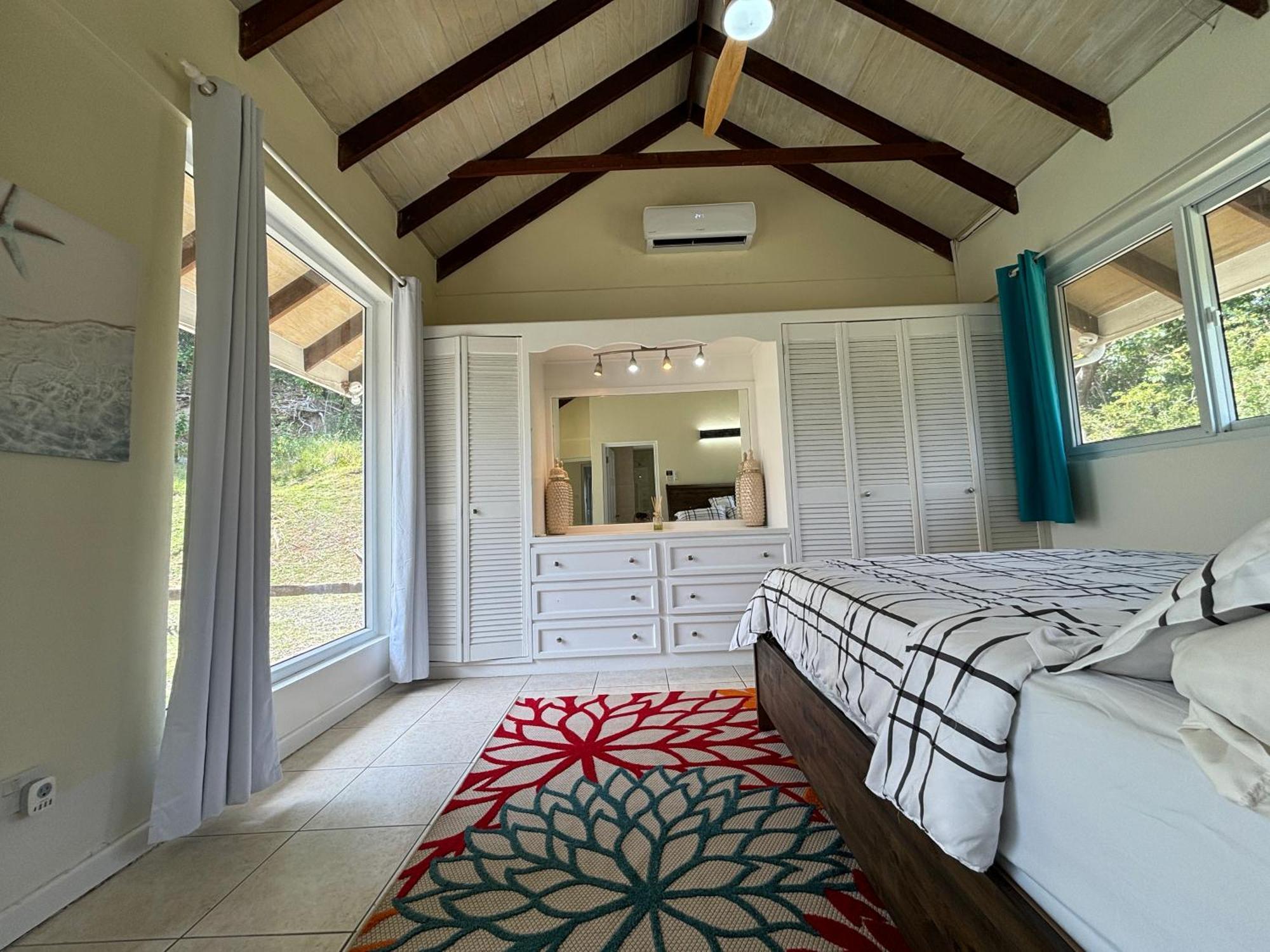 Private With Large Pool & 5min Walk To