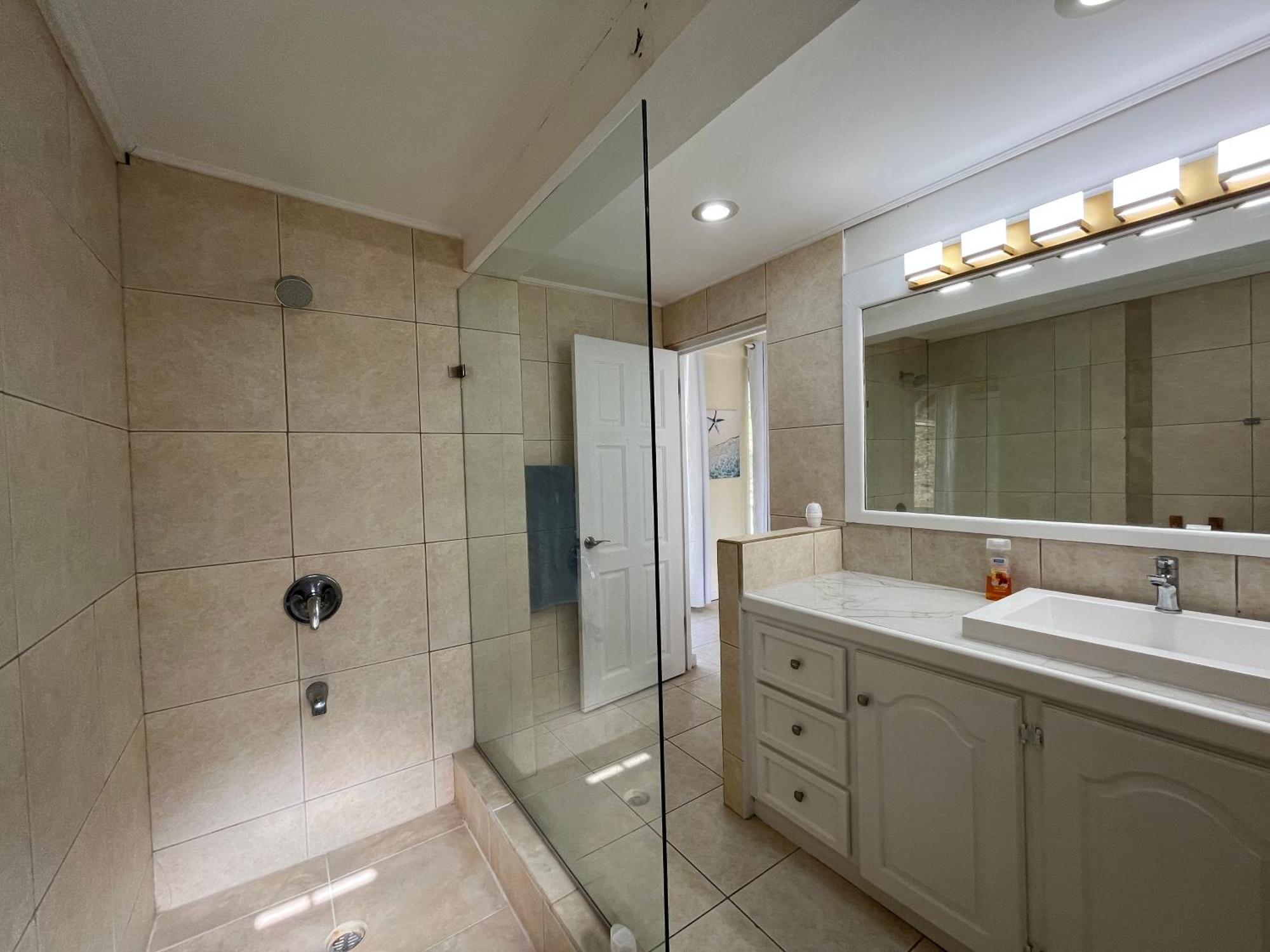 Private With Large Pool & 5min Walk To *