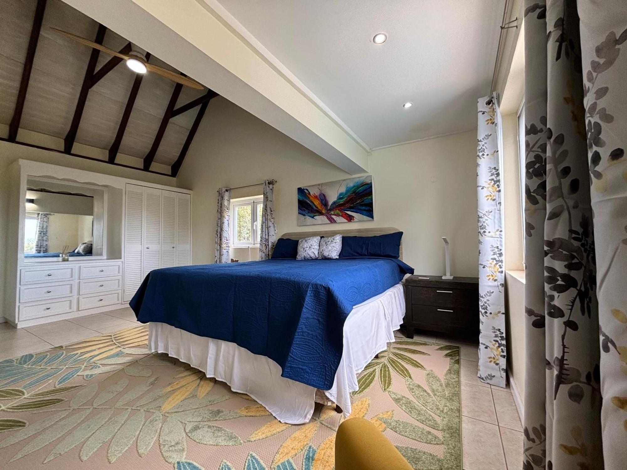 Private With Large Pool & 5min Walk To * Cap Estate