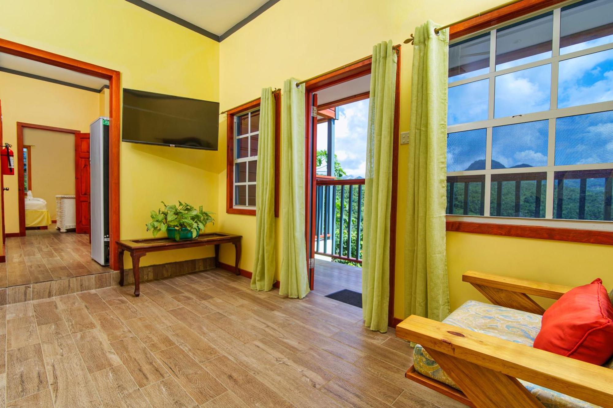 Tropical Paradise View Inn 3*