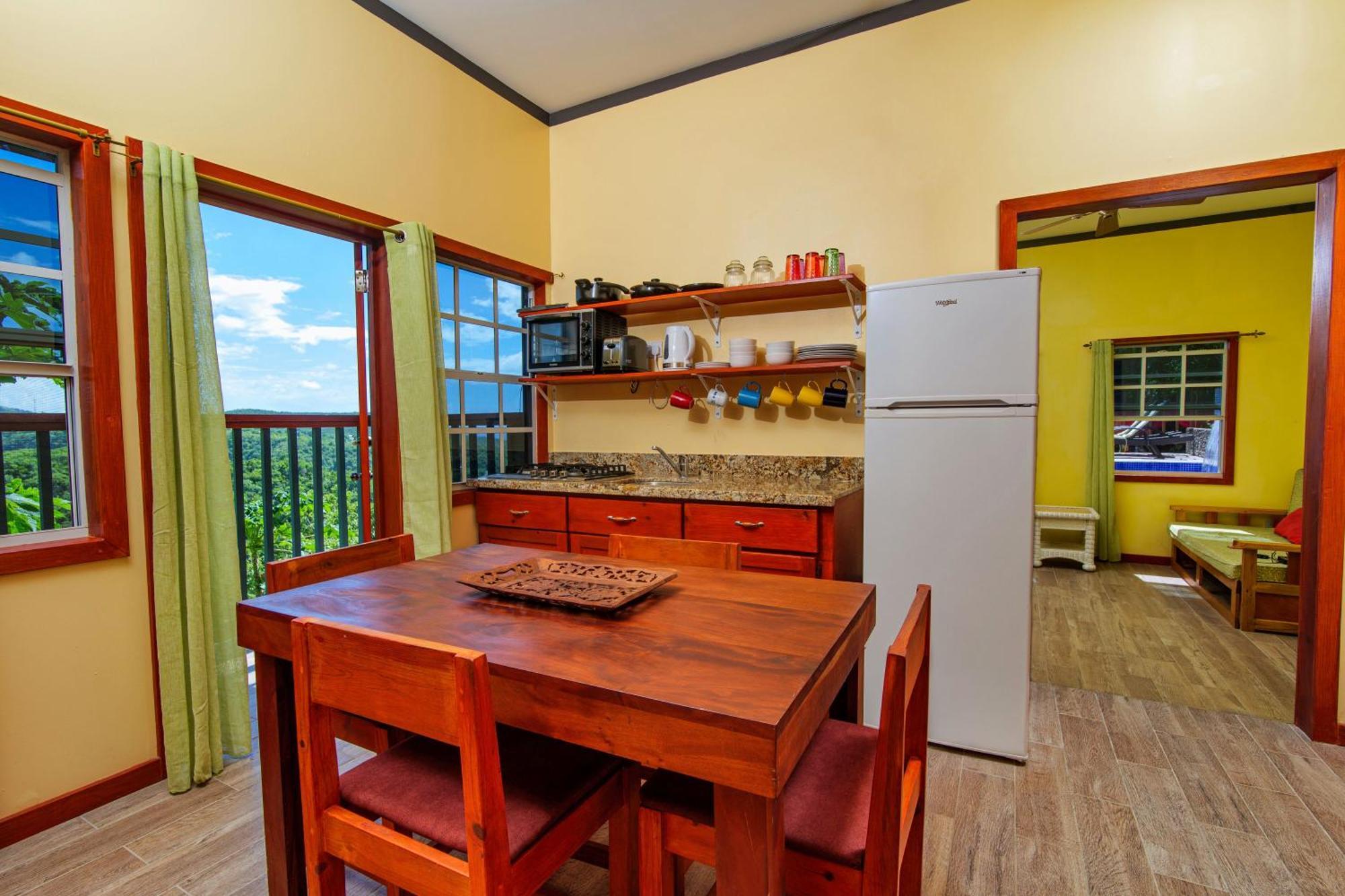 Tropical Paradise View Inn
