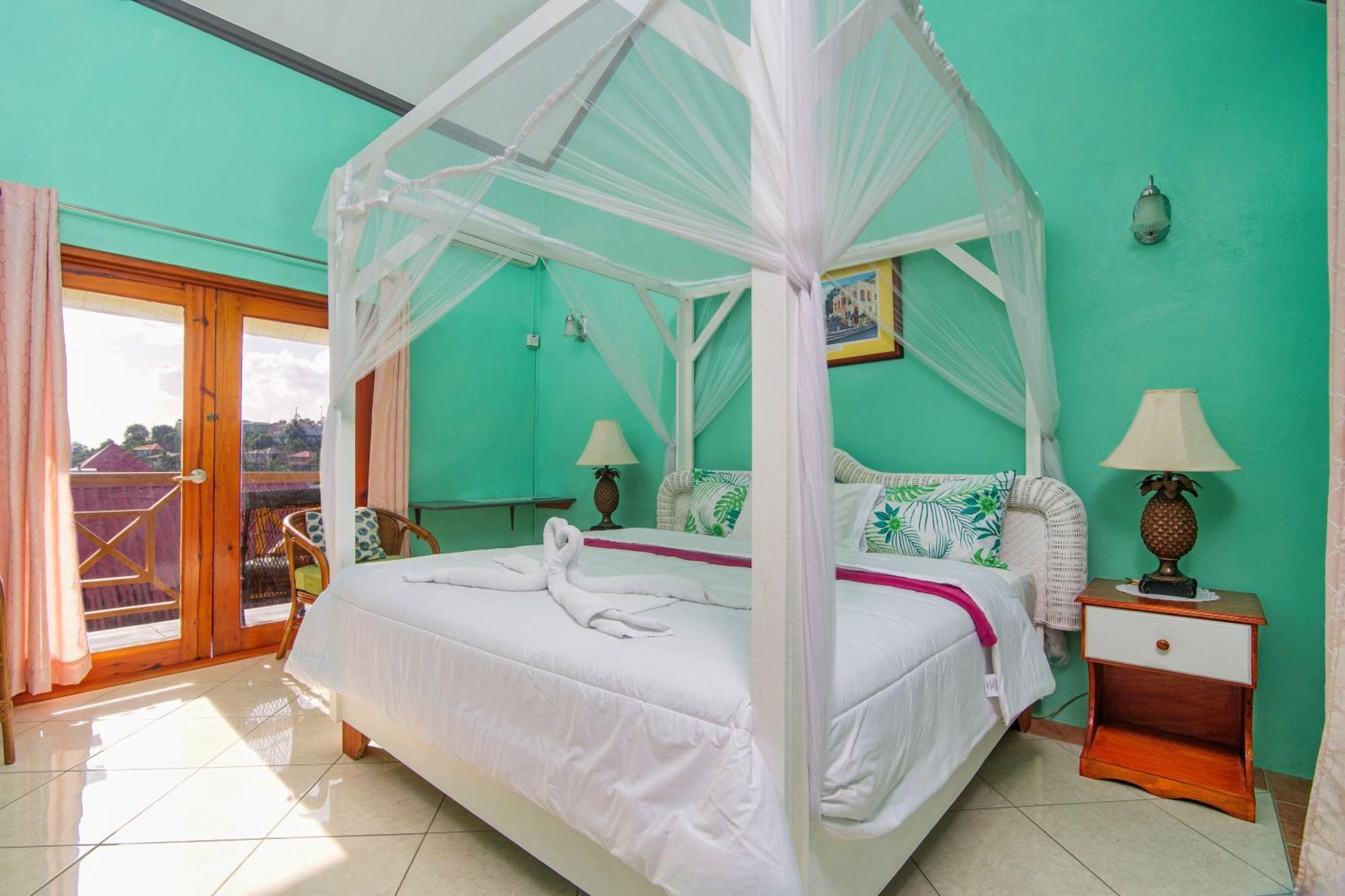 Tropical Paradise View Inn 3*
